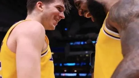 阿拉维斯0-4惨败皇家马德里，本泽马双响维尼修斯替补立功